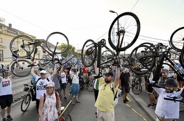 Sokatmondó ábra: csigalassúsággal halad a bicikliutak építése Budapesten