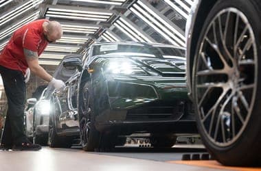 Kínaiak mentik meg a Porschét a súlyos uniós bírságoktól