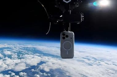 Guinness-rekord: 30 607 méterről, a sztratoszférából dobtak le egy iPhone-t – videó