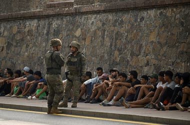 A spanyol kormány ideiglenes befogadóhelyeket létesít az illegális bevándorlók ellátására Ceutában