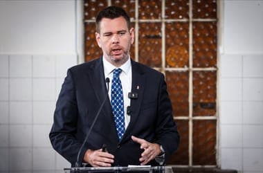 A Forma-1 utáni utasszállítás ürügyén támadta be Vitézyt a VEKE, a miniszter szerint hazugságokkal vádolták