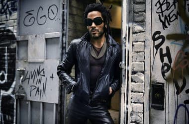 A vasárnapi Lenny Kravitz koncerten is spórolnak az árammal