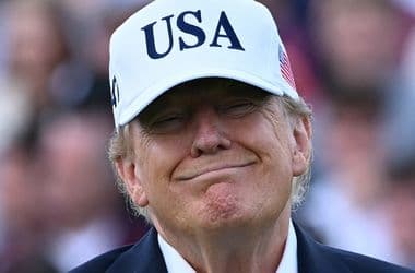 Trump komolyan felvetette, hogy úszómedencét szeretne a Fehér Házba
