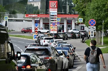 Az orosz benzinkutak csaknem háromnegyedénél lehet hiány benzinből