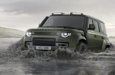 Közel 100 lóerővel megvágták a legerősebb Land Rover Defendert
