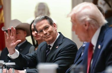 „Gazdasági D-napot” hirdetett Amerika Irán ellen, Teherán válaszolt