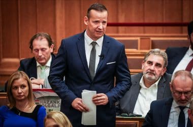Ne meneküljél gyáva, undorító féregként – mondta Toroczkai László Magyar Péternek