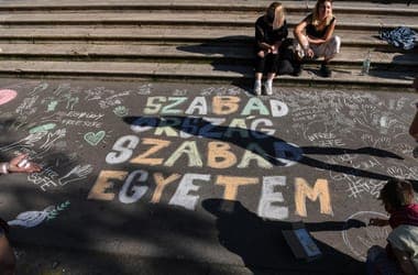 A kormányváltás után is saját embereivel töltené fel az SZFE vezetése az egyetem legfontosabb szervezetét