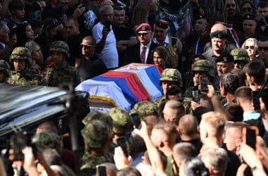 Nem használ Szerbia uniós aspirációinak Mladic dísztemetése