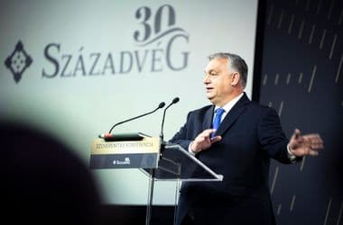 Kiadják az Orbán-kormányok századvéges megrendeléseiről szóló titkolt határozatokat