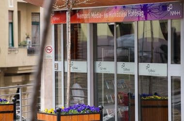 A gyermekvédelemtől a szólásszabadságig: a korszerű és összehangolt digitális szabályozás alapelveiről