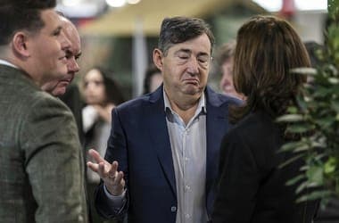 Öt év alatt majdnem nettó 12 milliárdot hirdetett el Rogán minisztériuma Mészáros plakátos cégénél