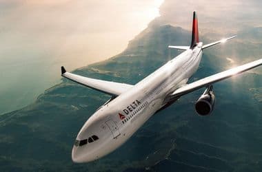 iPhone esett a Boeing 757-es WC-jébe, le is húzta a tulajdonos