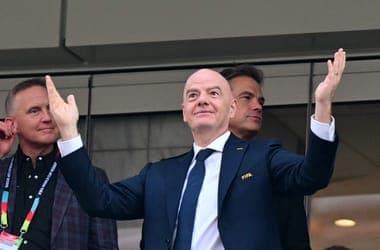 A Guardian piros lapot mutat fel a FIFA elnökének