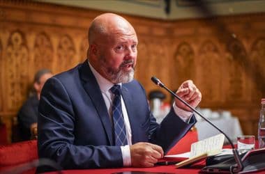 Sárvári Nicholas: Irreális, hogy a karácsonyfa alatt bilincsben ott legyen a fél NER