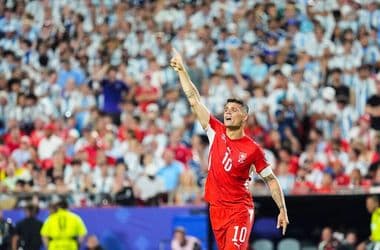 Oltási igazolást hamisított, kirakták a svájci fociválogatott keretéből Granit Xhakát