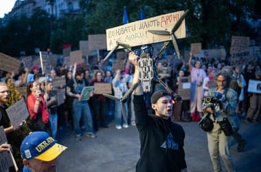 Eszkalálódik az ukrán belháború, már Zelenszkij 2.0-ként emlegetik a leváltott védelmi minisztert