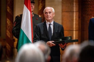 130 millió megtakarítás, négy ingatlan, Richelieu bútorok – kikerült Baka András vagyonnyilatkozata
