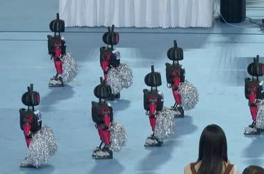 Rekordokat, tüzet és látványos bukásokat hozott a kínai robot-világkupa – videó