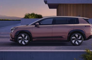 Magyarországon a Skoda rekordnagy aksis villanyautója, a 7 üléses hatalmas Peaq