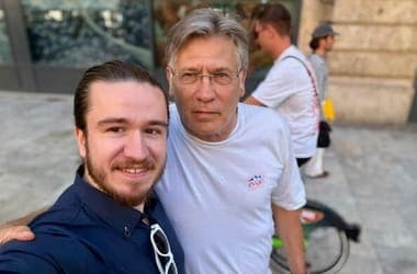 Hazaért a magyar újságíró, akit szerdán vettek őrizetbe Grúziában