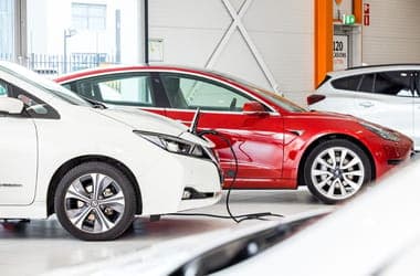 Kétszer annyi használt villanyautó kapott idén magyar rendszámot, mint új