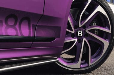 Tekintetmágnes új kabrióval ünnepel a Bentley