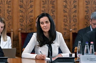 Orbán Anita tíz orosz diplomatát utasított ki