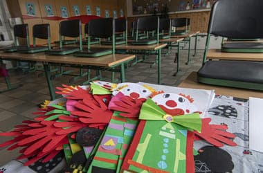 Sztrájkkal indulhat a tanév, ha nem rendezik az iskolai dolgozók bérét