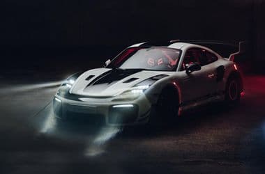 A Porsche lecsapta a 911-es sportkocsi ikonikus kerek álló lámpáit