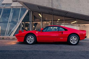 3,5 milliárd forintos, lényegében új Ferrari 288 GTO vár új gazdára