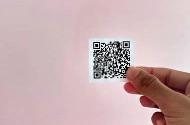 Úgy összetömörítettek egy MP3-at, hogy ráfért nyolc QR-kódra