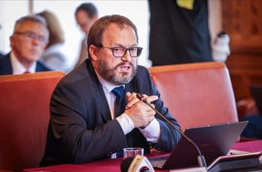 3,7-ről 7,5 százalékosra emeli az éves hiánycélt a kormány