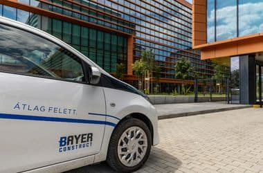 Beperelheti a Bosnyák téri irodakomplexum beruházóját a zuglói önkormányzat