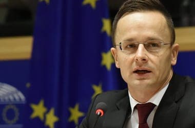 Szijjártó Péter a kampányban feljelentette Magyar Pétert, de csendben visszavonta