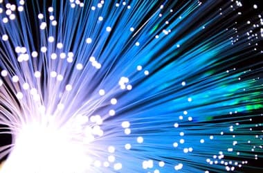 Átküldték a fényt egy 42 km-es kábelen, közel az új internet kora