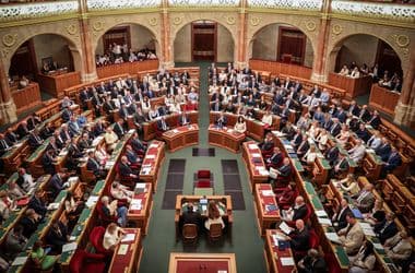 Republikon: Csökkent a Tisza és a Fidesz támogatottsága is