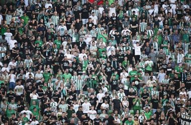Megtámadták a Fradi szurkolóit Lengyelországban, egyikük kórházba került