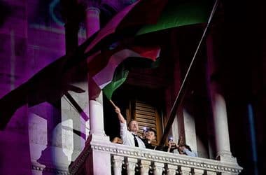 Figaro: Magyar Péter bontja le Orbán illiberális államát, hogy megkezdődjön a tisztítótűz
