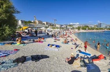 Vörös riasztás: Heves viharokra figyelmeztetik a Split térségében nyaralókat