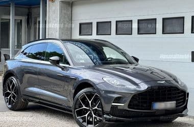 Még ezer kilométer sincsen benne, már eladó az Aston Martin, amit Sarka Kata és Rogán Cecília cége lizingelt