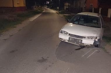 Szikrázó autót vettek észre a rendőrök Nagyberkiben, felnin csúsztatta vezetője, aki még csak meg sem állt nekik