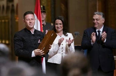 444.hu: A KMTG 2017 óta 455 millió forint jogdíjat fizetett, ebből 414 milliót Orbán János Dénesnek