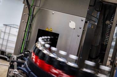 Megdobták a Coca-Cola eladásait a foci-vb hidratációs szünetei, a vártnál jobb eredményről számolt be a cég