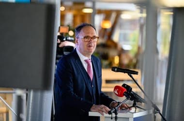 Kiderült egy kiperelt szerződésből, hogy az MTVA hány százmillióval támogatta Káel Csaba filmjét