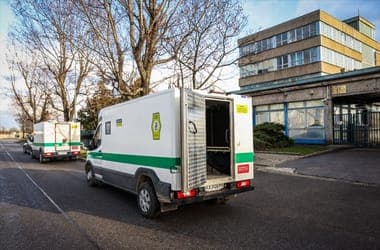 Megszüntette a NAV a nyomozást az aranykonvoj-ügyben, nem volt pénzmosás, amire Orbánék hivatkoztak