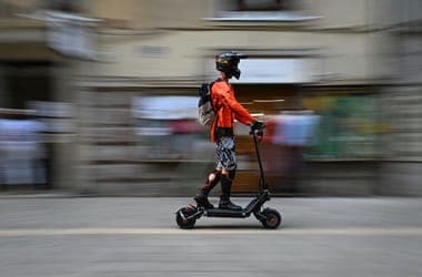Kiugróan nő a rolleres balesetek száma, harmadával emelkedtek a biztosítási díjak is