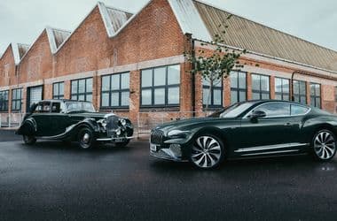 Egyetlen példányban készült luxuskupéval jubilál a Bentley
