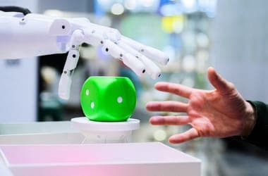 Csak tiszta forrásból? Hogyan érdemes elegyíteni az analóg és a digitális tudást?
