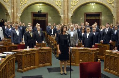 Varga Juditot és Dávid Ibolyát is meghallgatná a végrehajtókat vizsgáló bizottság